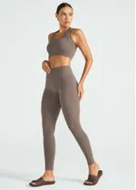 image-14 Moda e Vestuário 2026: As Melhores Peças Femininas para Comprar Online